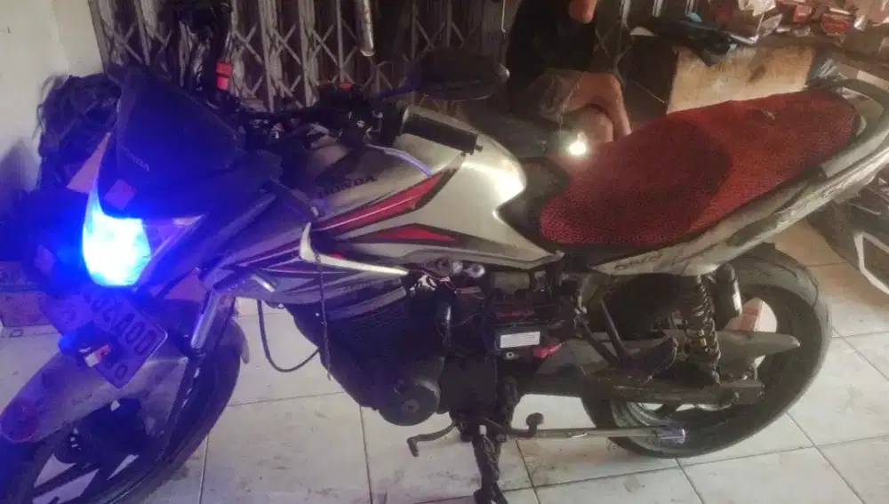 Di jual motor Honda verza tahun 2014
plat kota madya bandar lampung