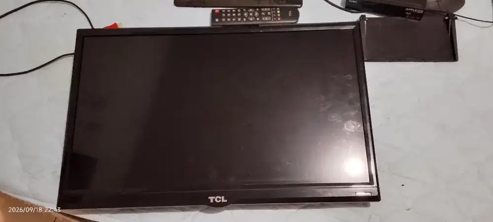 LCD TV TCL 24 inc plus STB