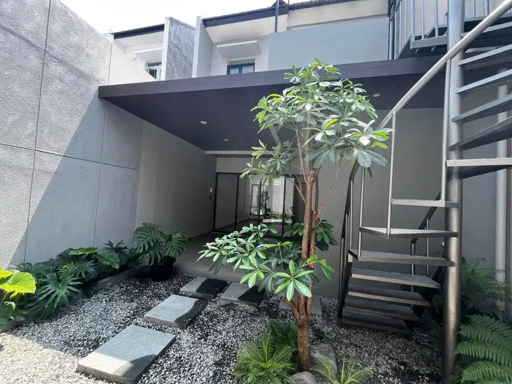Dijual Rumah Keren di Taman Kopo Indah 5, Sherwood