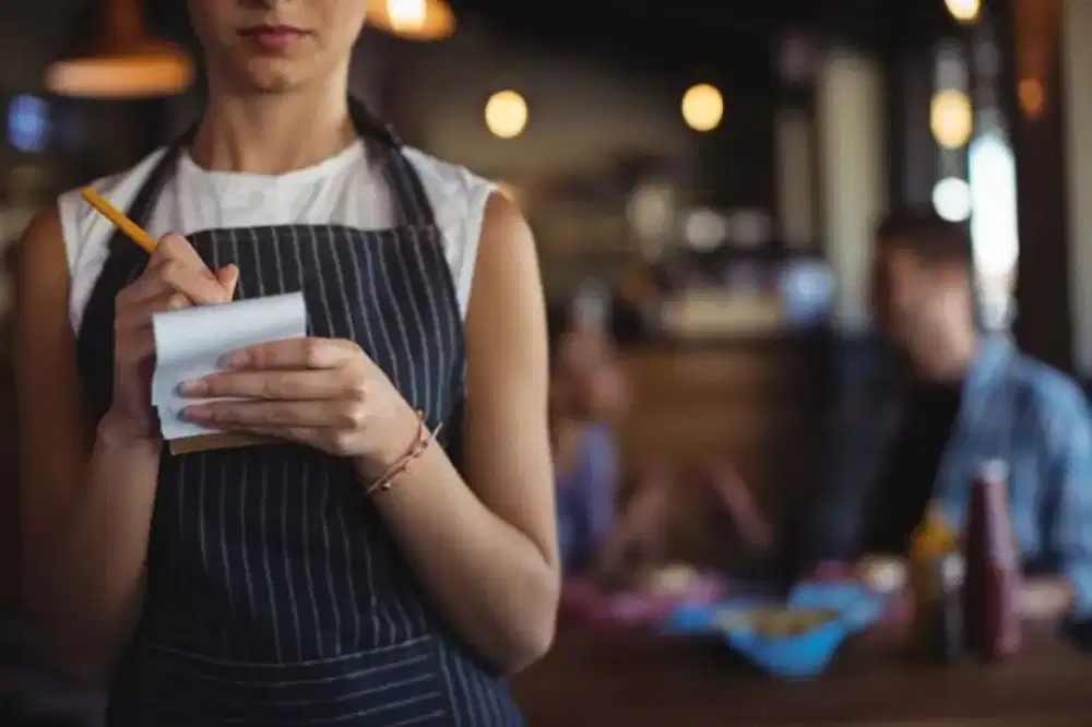 Waiters Pelayan Warung Makan