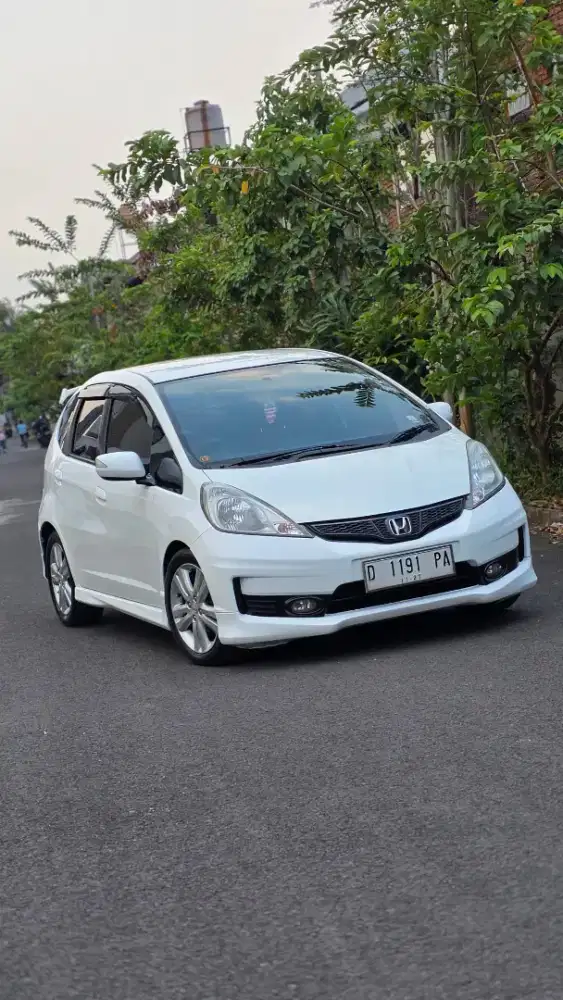 Honda jazz rs matic 2011