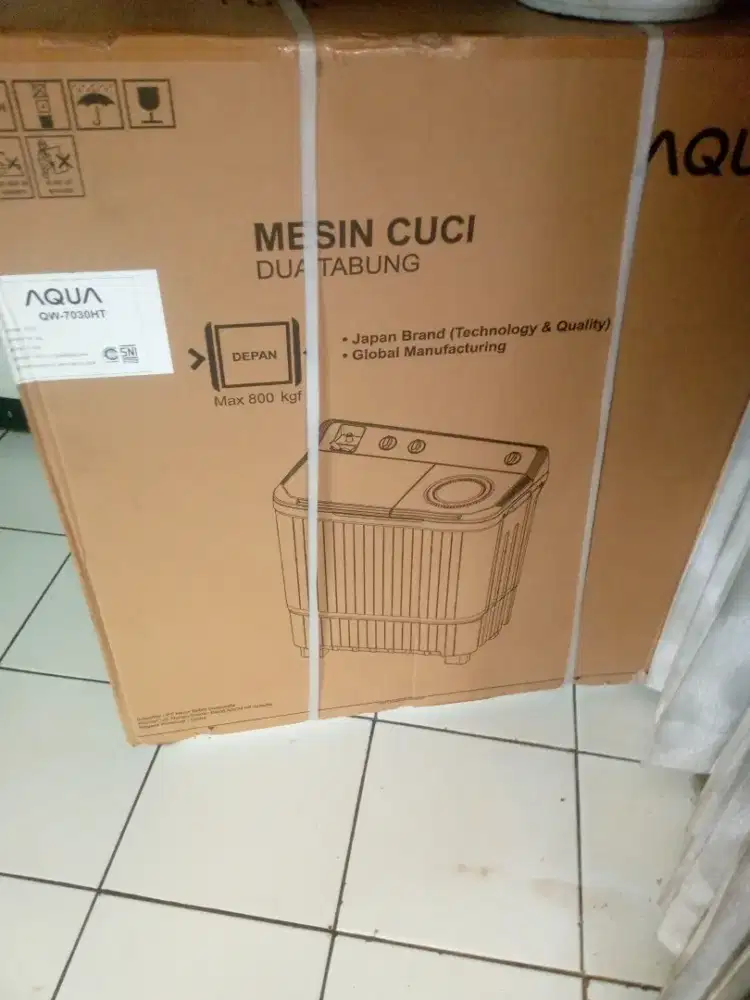 Mesin cuci merk aqua
