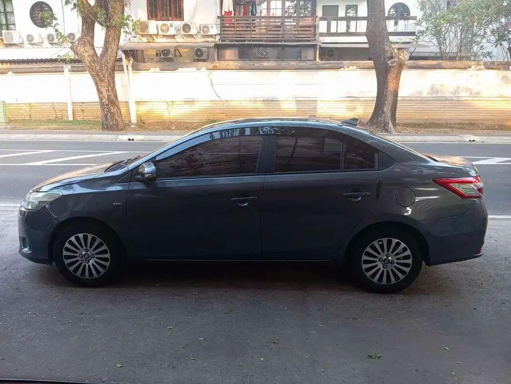 Toyota Limo 2015 Bensin