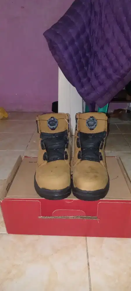 Dijual sepatu safety