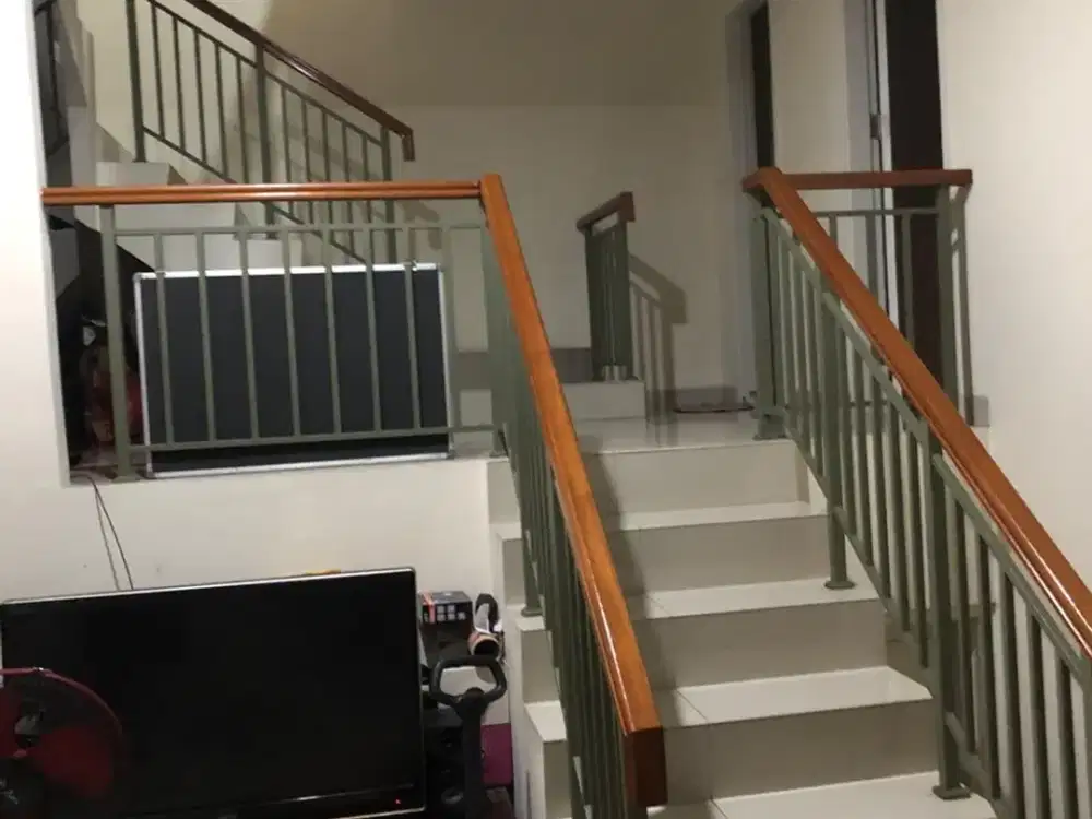 DIJUAL RUMAH CANTIK SIAP HUNI 3 LT CLUSTER DI GADING SERPONG, TANGERANG SAMARA VILLAGE