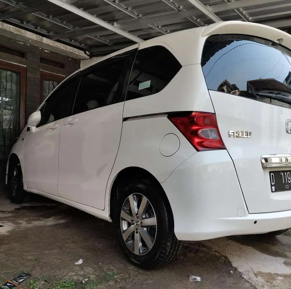 Honda Freed 2010 Bensin