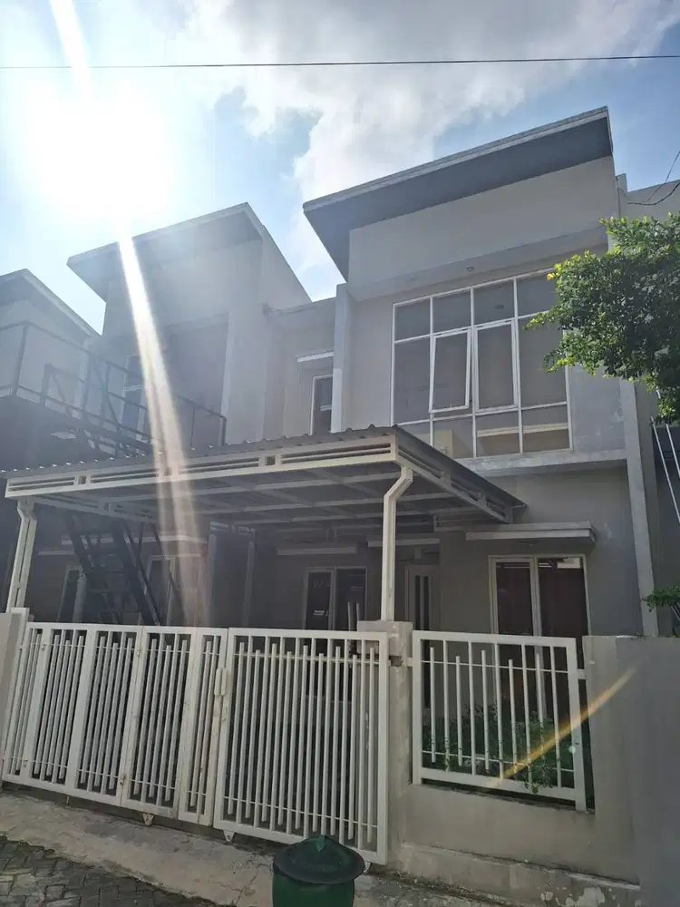 DIKONTRAKKAN RUMAH STRATEGIS AREA KAMPUS SUHAT