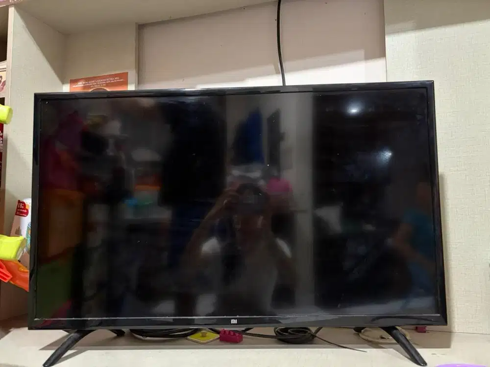 Smart Android TV Xiaomi Mi LED TV L32M5-AN RAM 1GB Memory 8GB HDMI USB