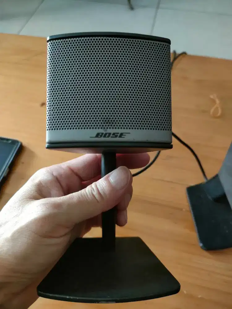 Speaker bose companion satelite