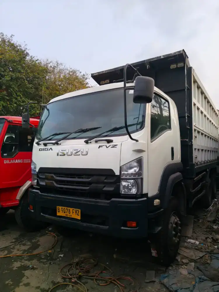 Isuzu FVZ tronton 285 ps dumptruk 6x4 tahun 2023