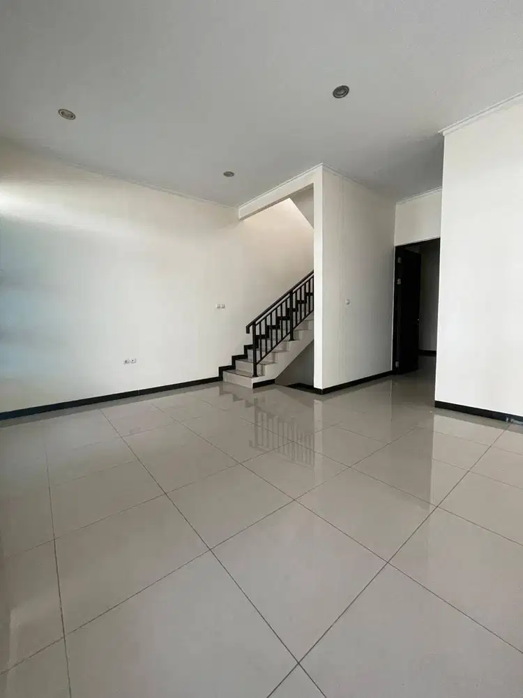 Dijual Rumah Siap Huni di Taman Kopo Indah (TKI) V