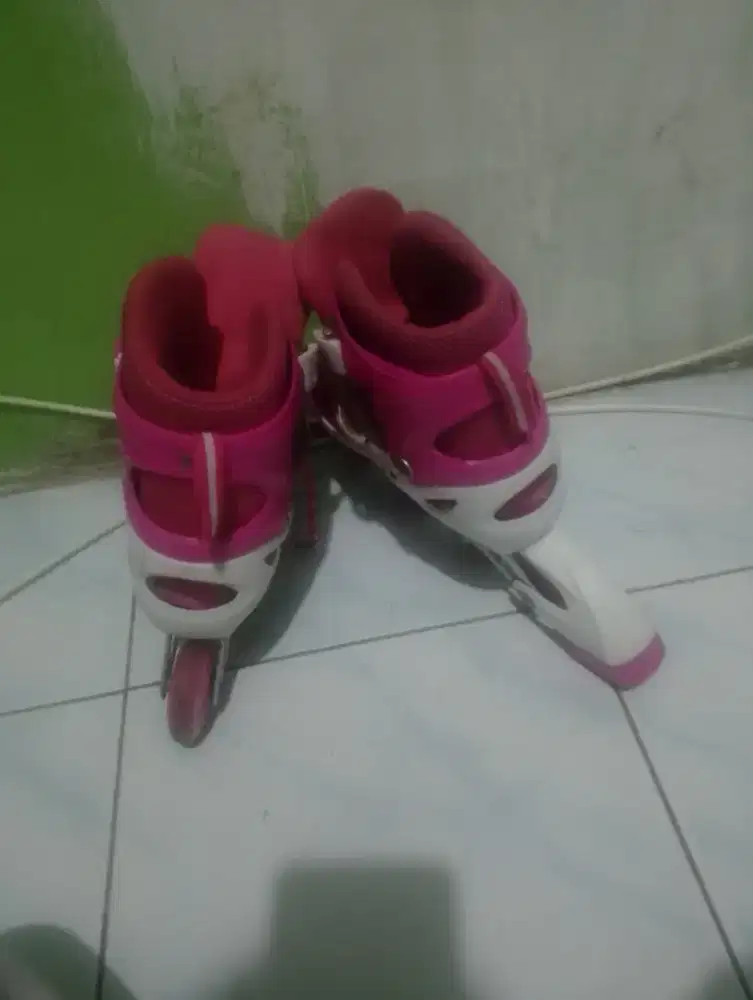 Sepatu roda  bekas pake