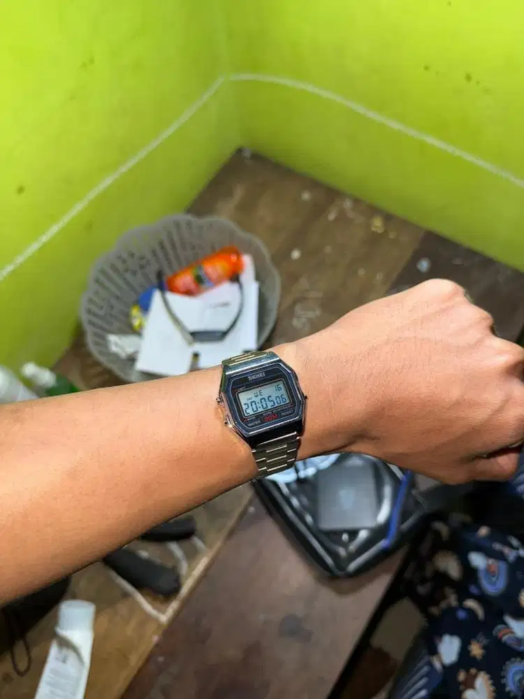 Jam tangan pria wanita SKMEI