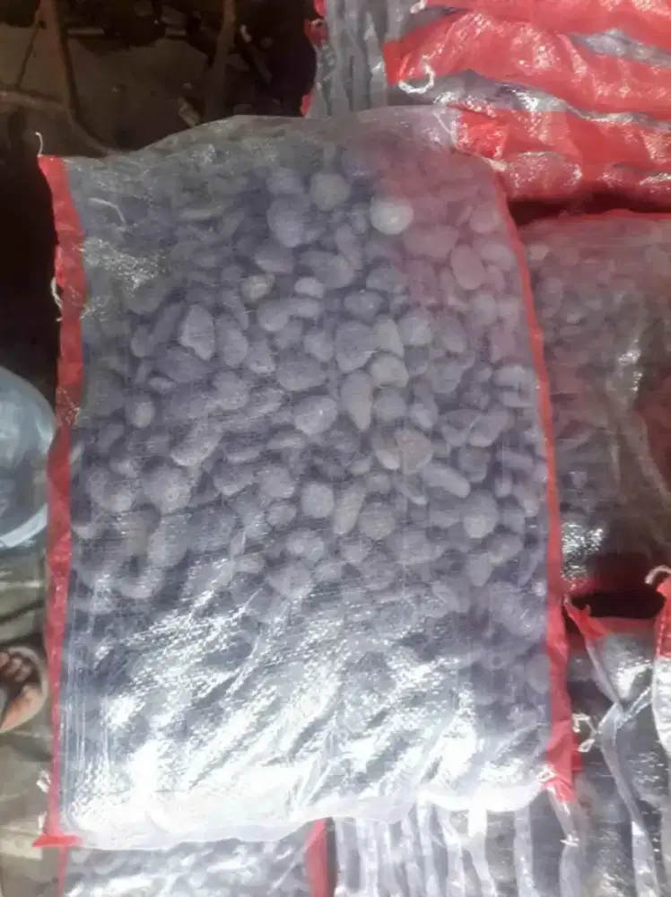 Batu koral berat 10kg perkarung