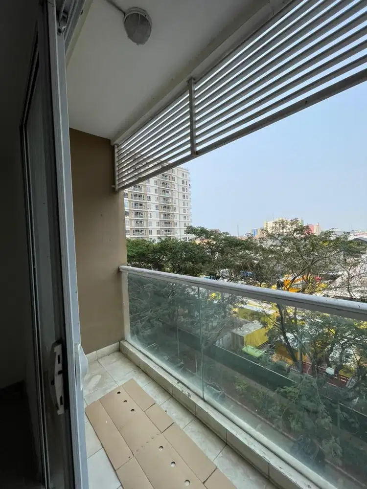 Studio Paradise Mansion lantai 5, balkon + city view, Rp320 juta nego