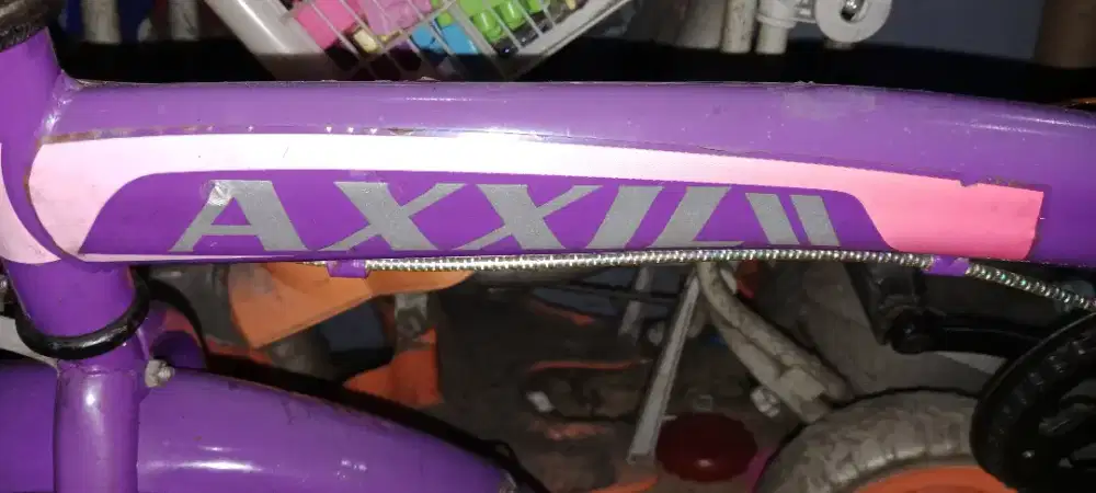 Di jual sepeda lipat 16 inc merek axxil
