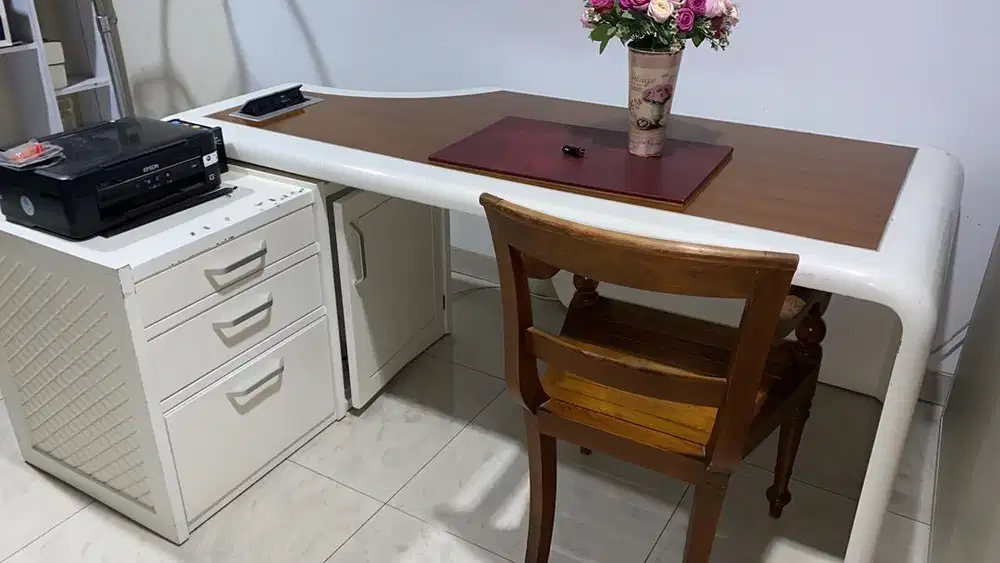 Meja Kerja Jati