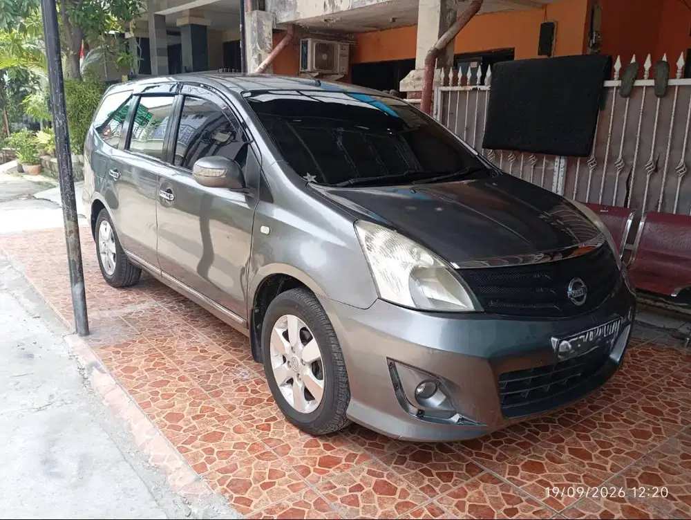 Grand Livina 1.8 Ultimate AT Istimewa