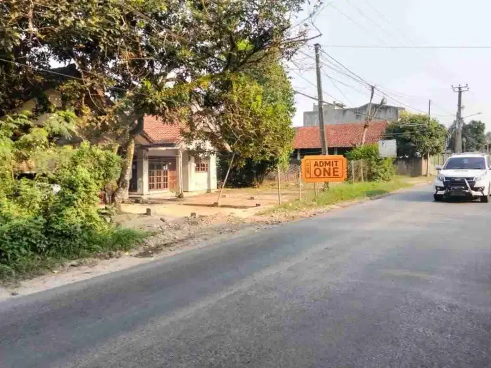 Di jual murah tanah+bangunan jl.tenjo Cilaku Bogor.