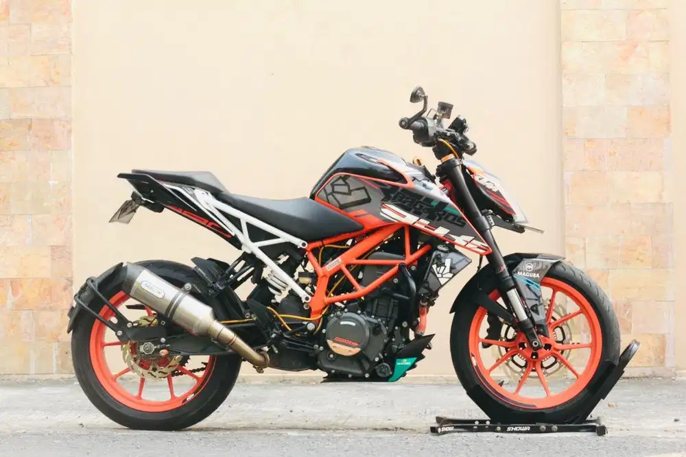 KTM Duke 390 Abs mulus mesin sehat unit terawat siap pakai aja