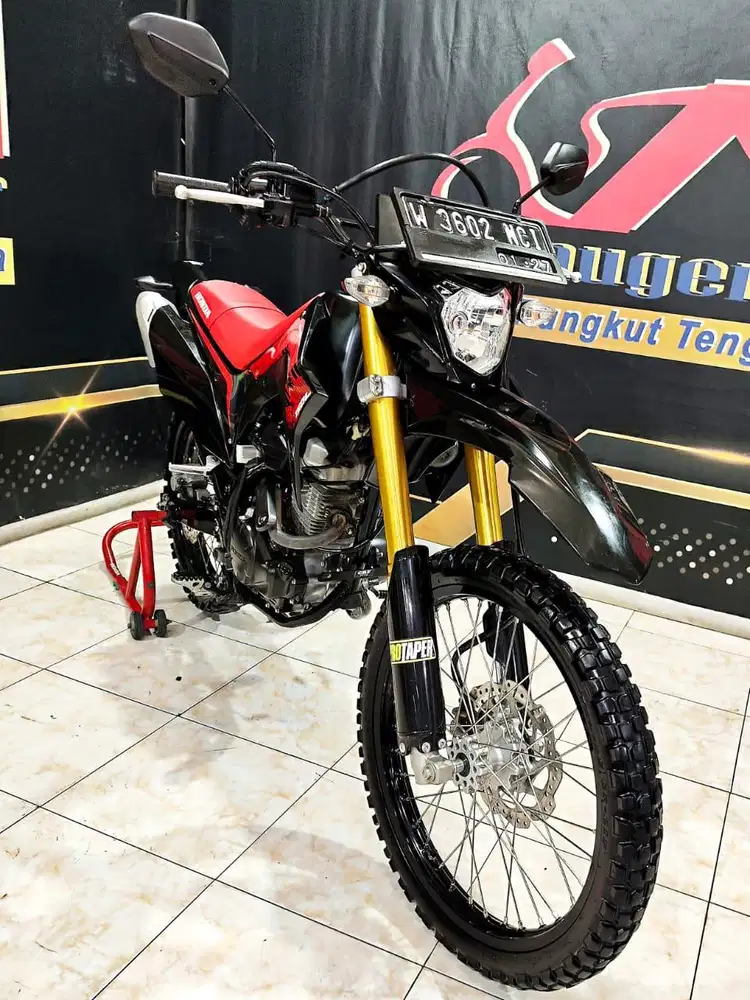 Honda CRF 150L Black Glossy Mulus Th 2021. Anugerah Motor Rungkut