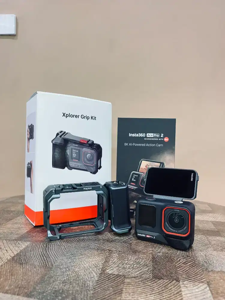 Insta 360 Ace Pro 2 Fullset Like New