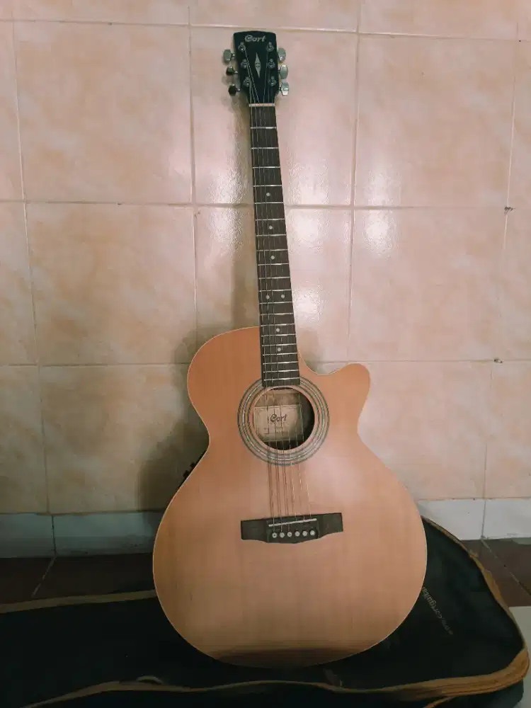 Jual gitar akustik sdh upgrade