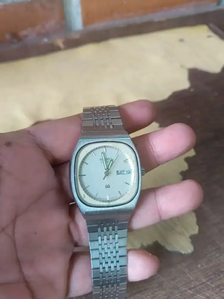 Jam tangan seiko