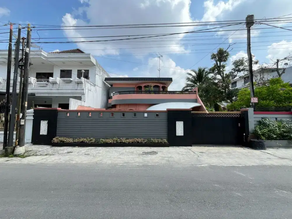 Villa di Jalan Labu 2 ( Hasanuddin / Gajah Mada )