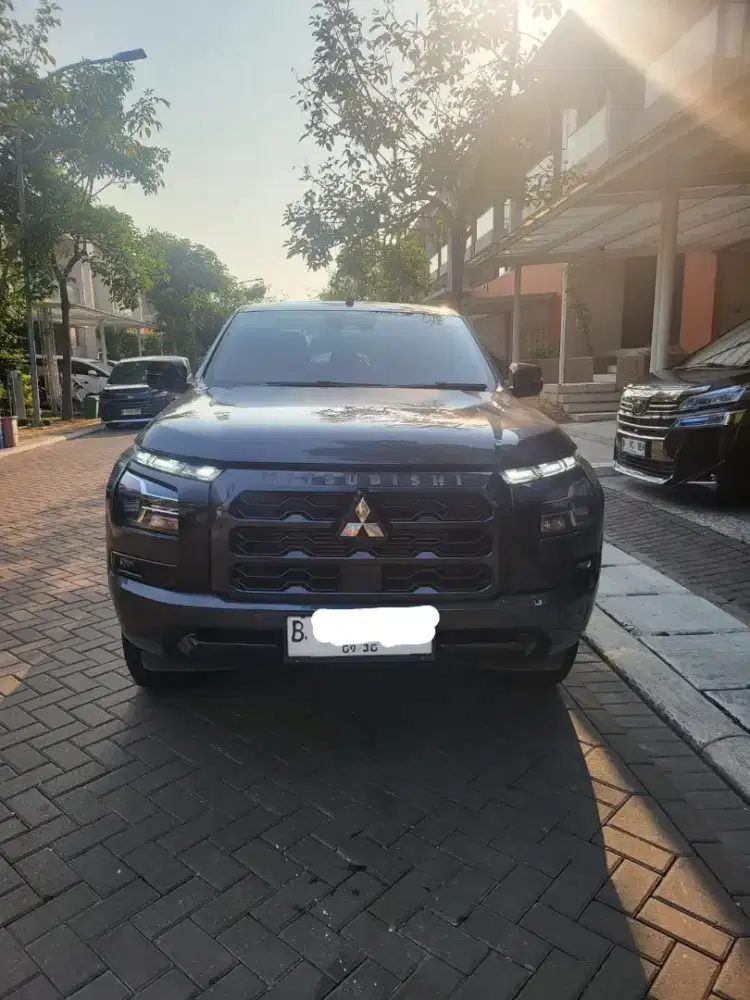 Mitsubishi Triton 2.4L DC ULTIMATE(4X4) A/T
