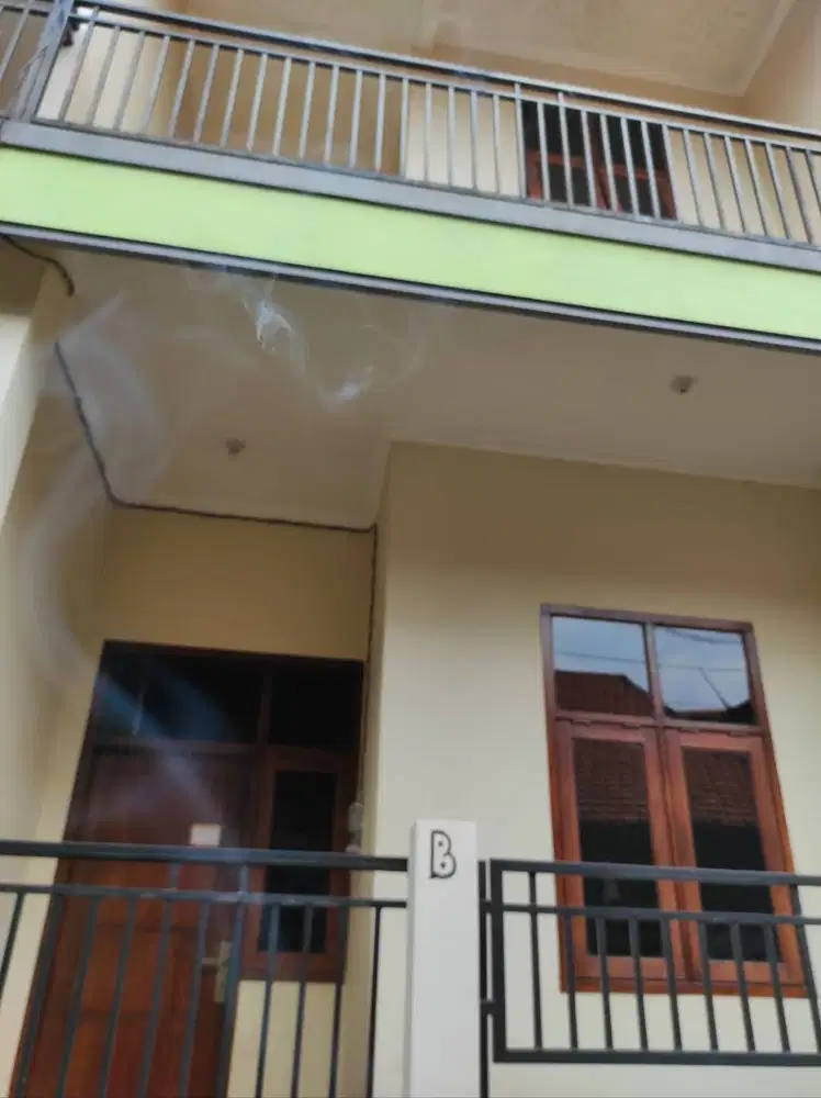 Rumah Kontrakan 2 Lantai - Lokasi Strategis