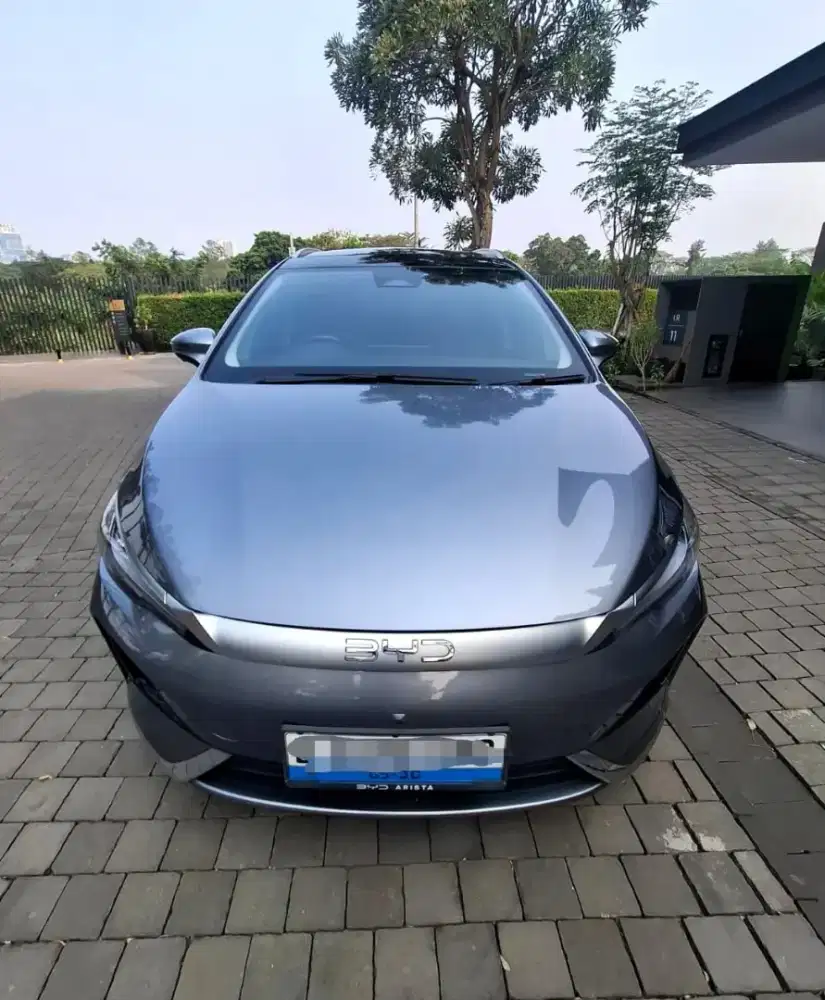 BYD M6 Superior 7 Seater MVP