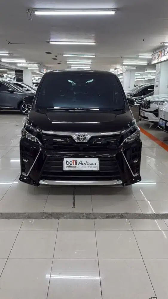 Toyota voxy 2019 hitam tgn 1 km 46rb record toyota