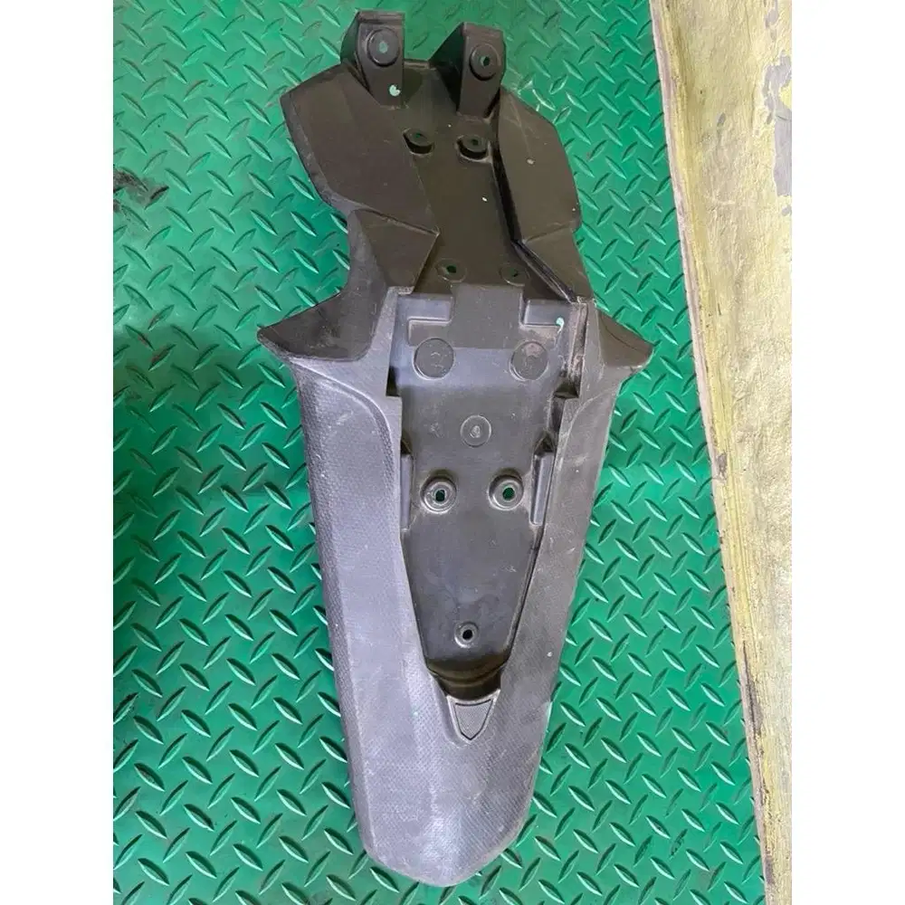 Spakbor Belakang Suzuki GSX 150 Copotan