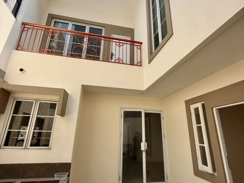 DIJUAL RUMAH LIPPO KARAWACI – FULL RENOVASI (UMI487)