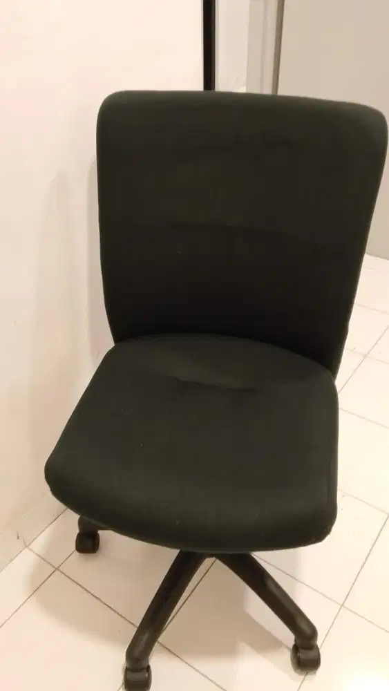Jual Kursi Kantor / Kursi Kerja Putar Tanpa Armrest
