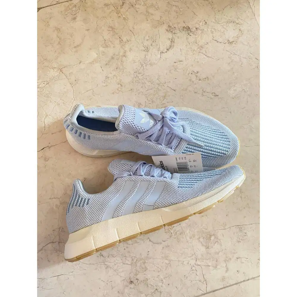 Adidas SWIFT Run Women ORIGINAL EU 42 2/3 (US 10) White Putih Sky Blue