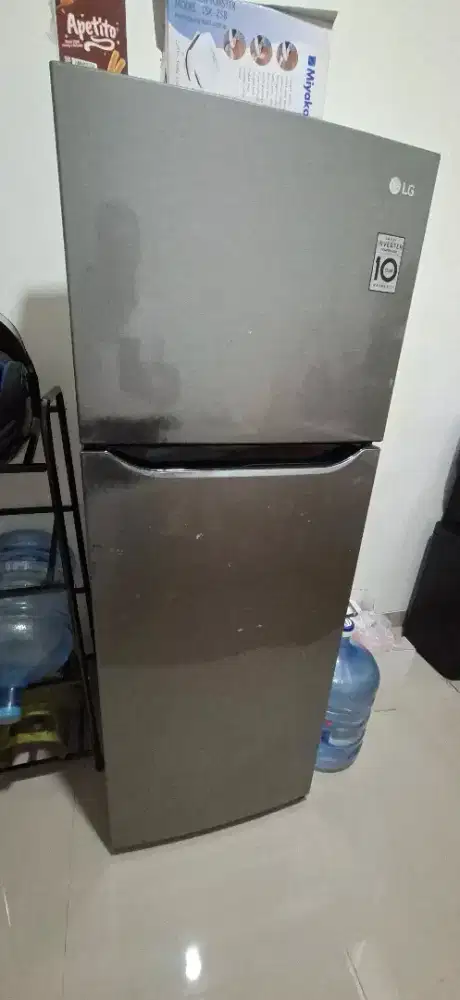 Kulkas LG 2 Pintu Inverter 225 L