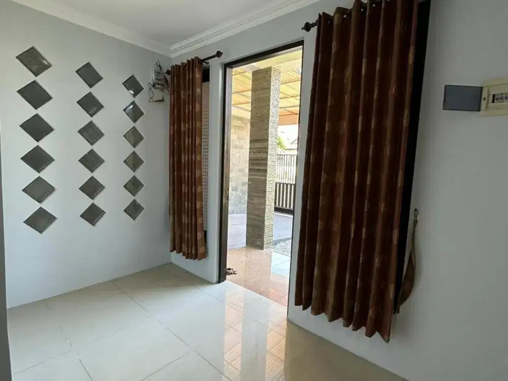 Ciamik Rumah Taman Internasional, Citraland Semi Furnished