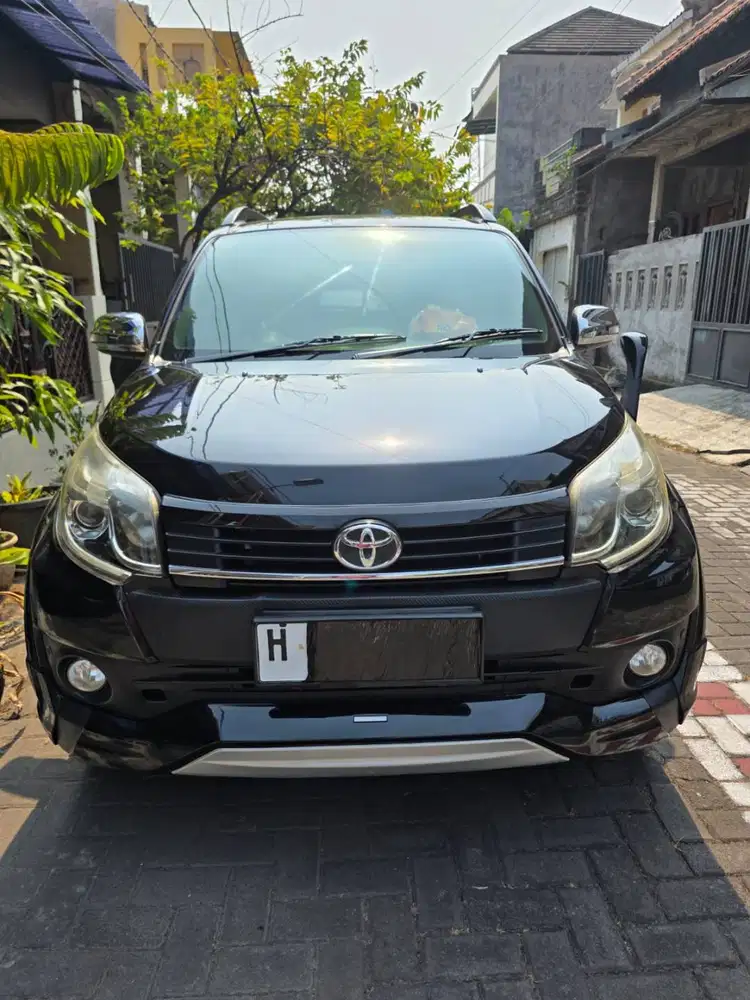 Toyota Rush 2016 Hitam Metalic Super Istw