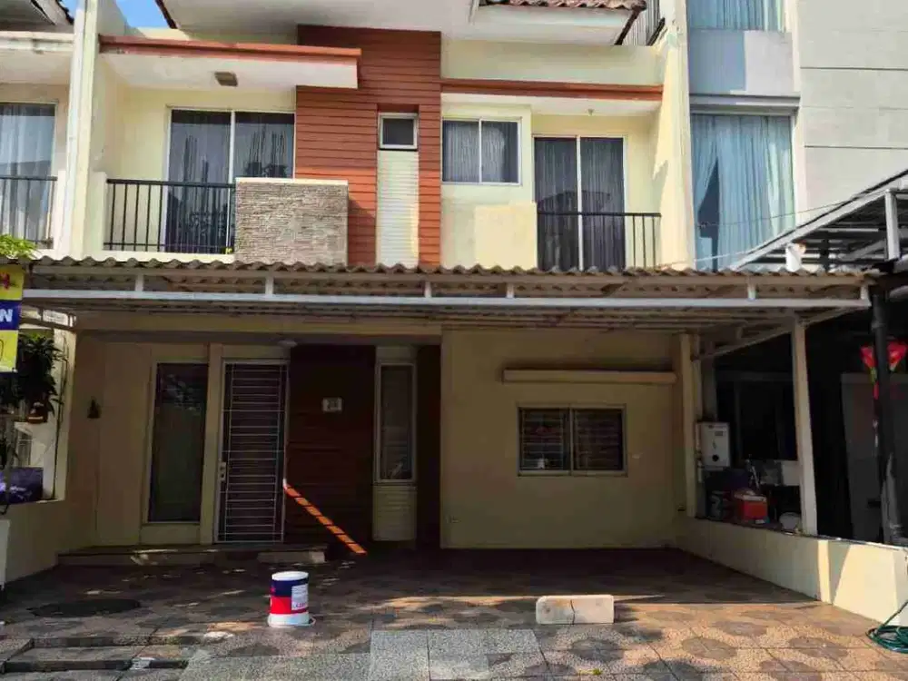 di sewakan rumah 2lt siap pakai rapi lokasi puri mansion jakbar