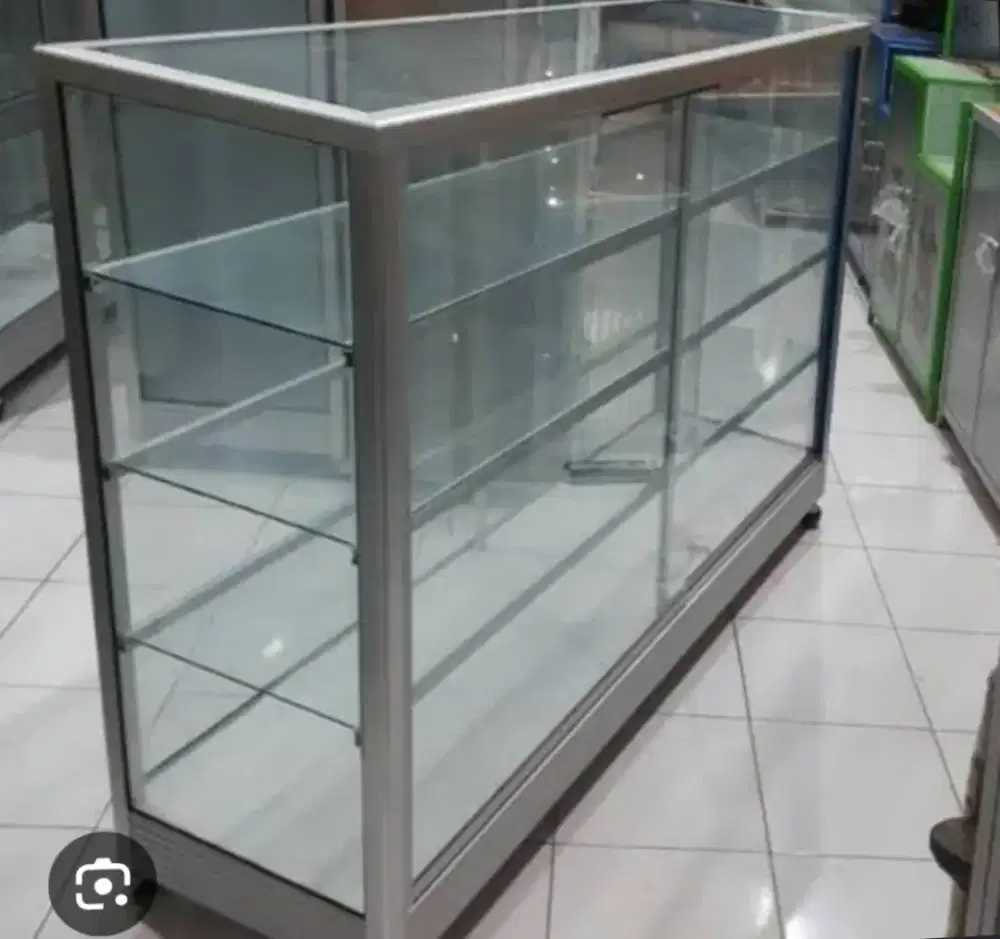 Etalase kaca aluminium