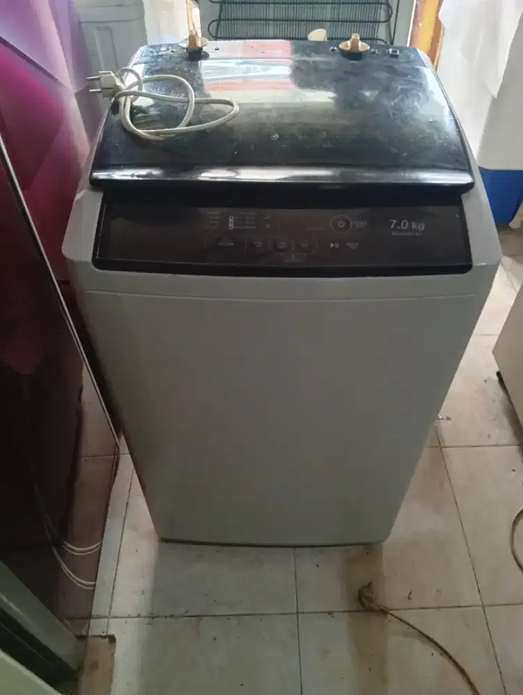 Mesin cuci Bekas 1 tabung Mer Sharp dah di manual