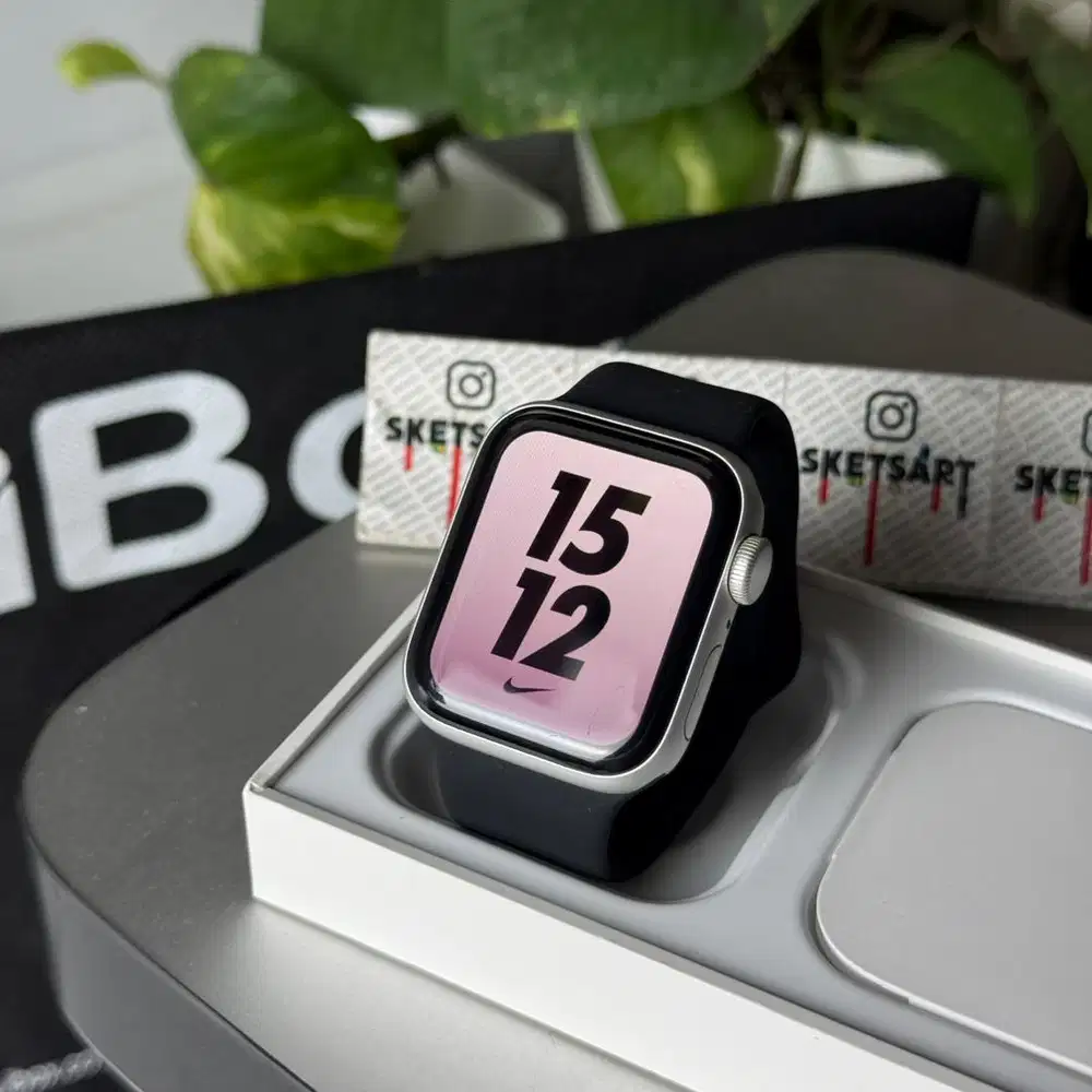 Apple Watch Series SE Gen 1 40mm Nike Silver iBox iwatch Mulus