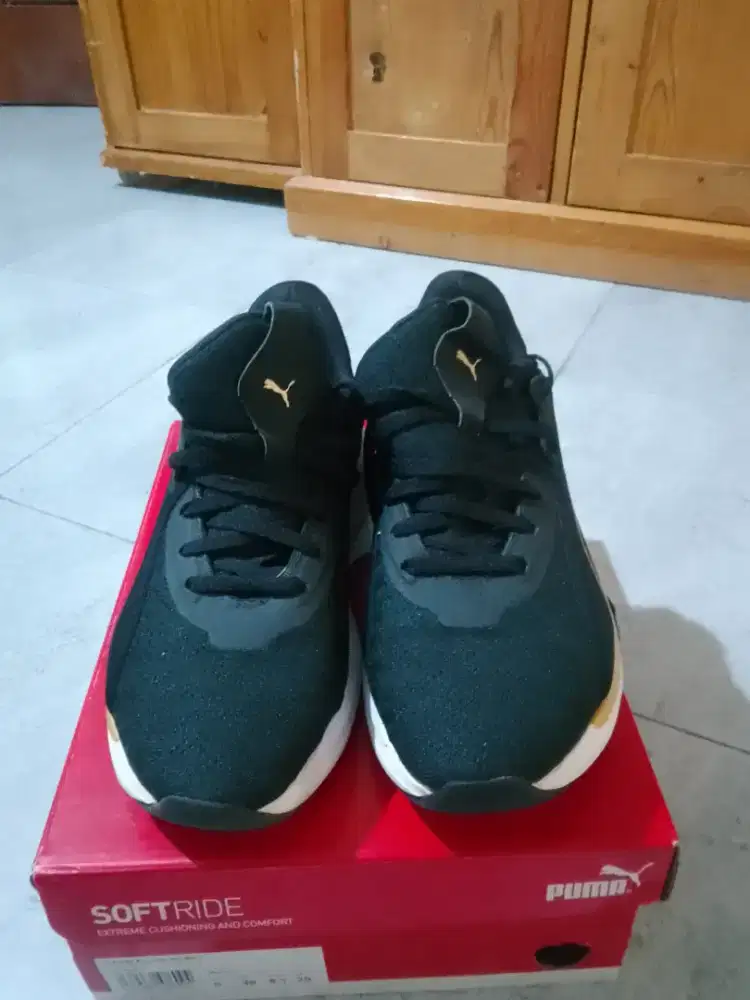 JUAL SEPATU PUMA (ORI)  BARU SOFTRIDE HITAM SIZE 39/8,5 BLACK, NEGO