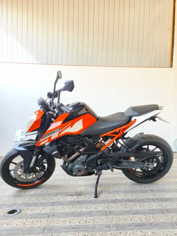 Ktm duke 250 tahun 2018 good kondisi