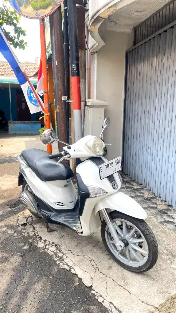 Jual motor piaggio liberty 2011