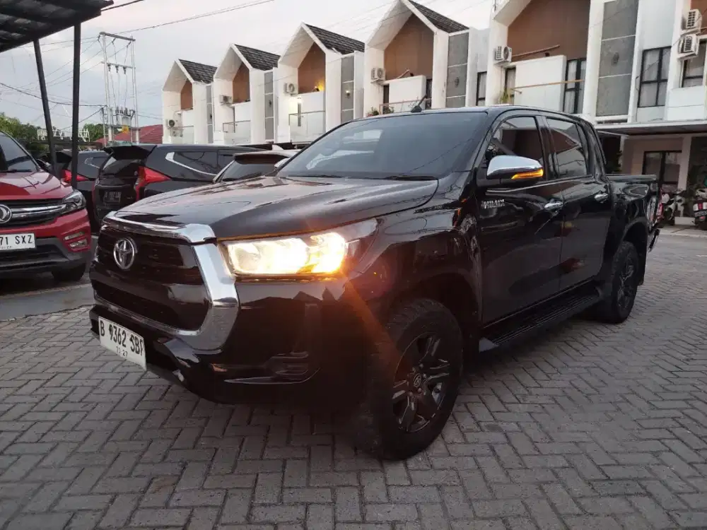 New Hi-Lux 2.4 G 4x4 D-Cab 2022 MT