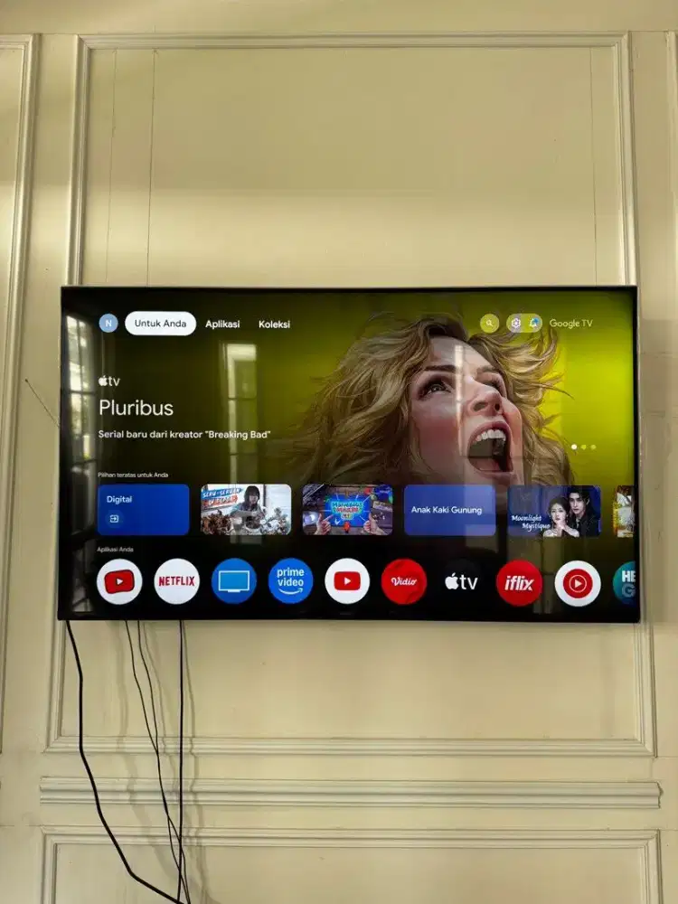 Tv 43 inch Smart SHARP pakaian 2 bulan kondisi muluss siap pakai