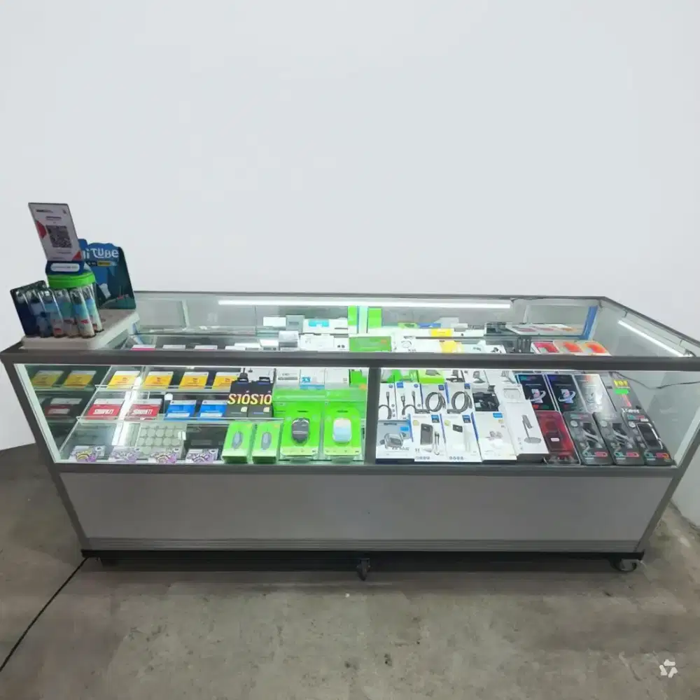 Etalase untuk counter handphone